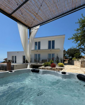 Rural home Basin dvor with jacuzzi